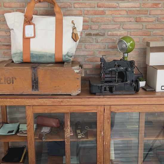 Box shape case video